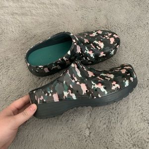 Size 37 (7US) green and pink camo Danskos - brand new